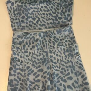 Jessica Simpson 2 piece Active Light blue leopard pattern